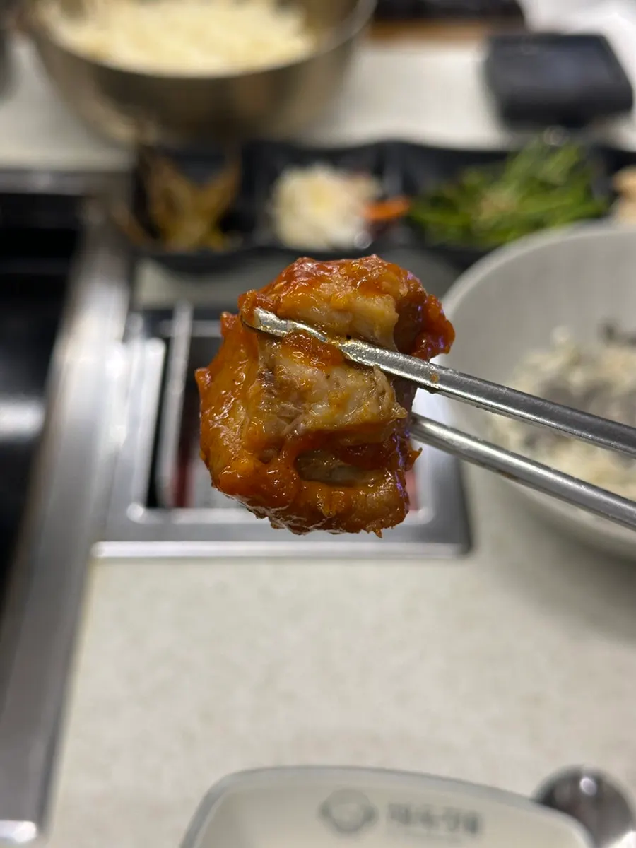 갈비찜 속 넉넉한 떡사리