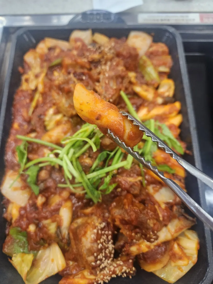 큼지막한 돼지갈비살 클로즈업