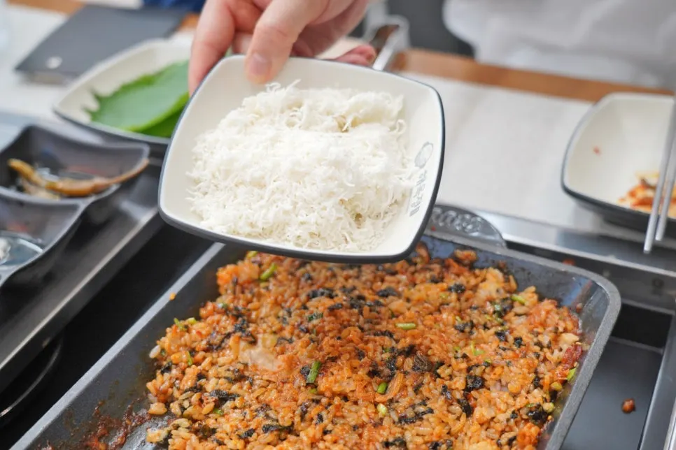 Stretchy cheese fried rice