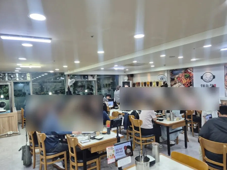 안쪽 별관식 룸 좌석 전경