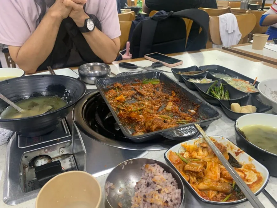콩나물 비중이 적은 아구찜 한 접시
