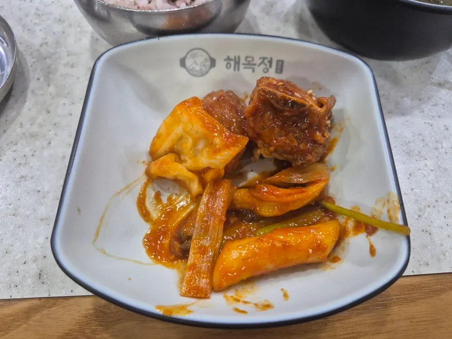 젓가락으로 뼈와 살이 분리되는 숙성 갈비
