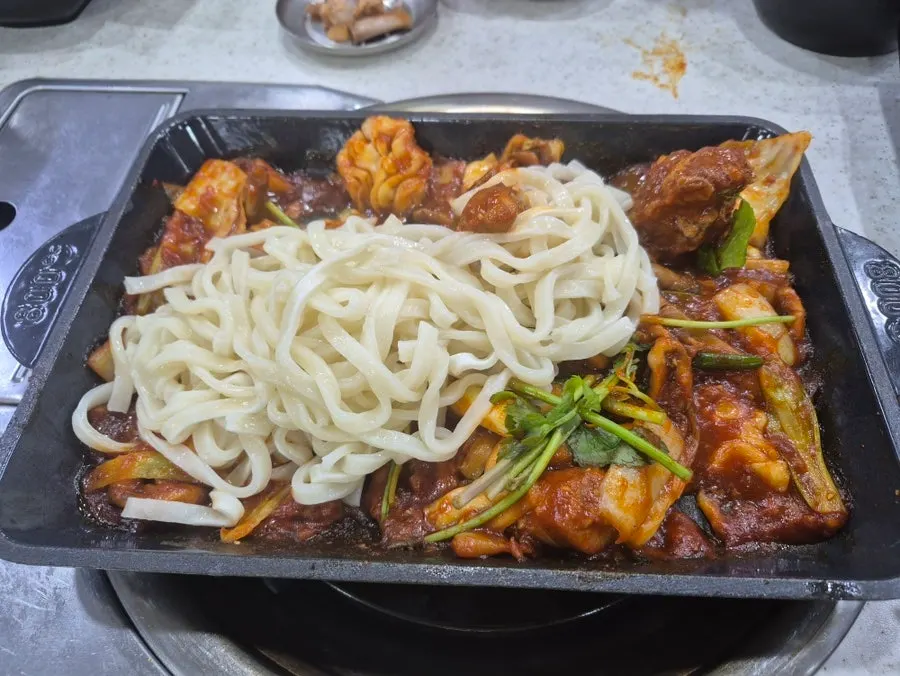 추가 주문한 칼국수 면 사리