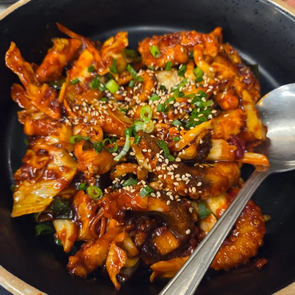 약간 매운 방아간들기름쭈꾸미 한 접시