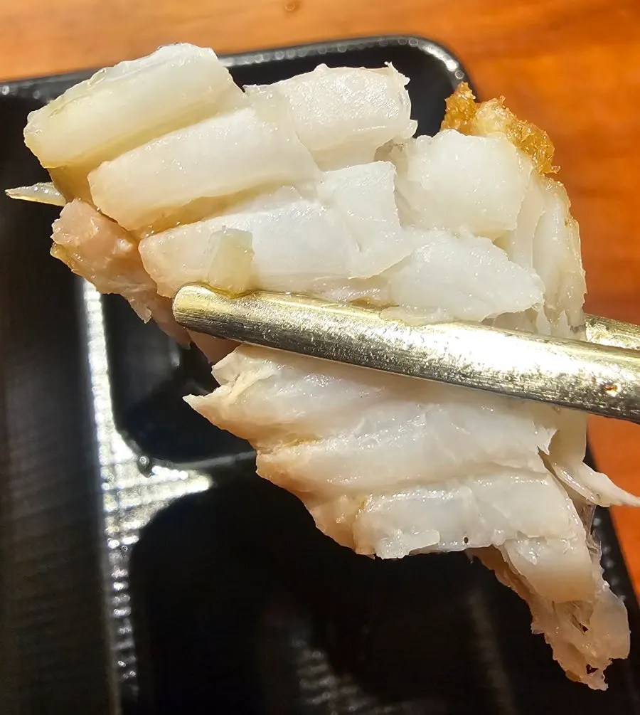 생 아구찜 한상에 함께 나온 반건조 생선구이