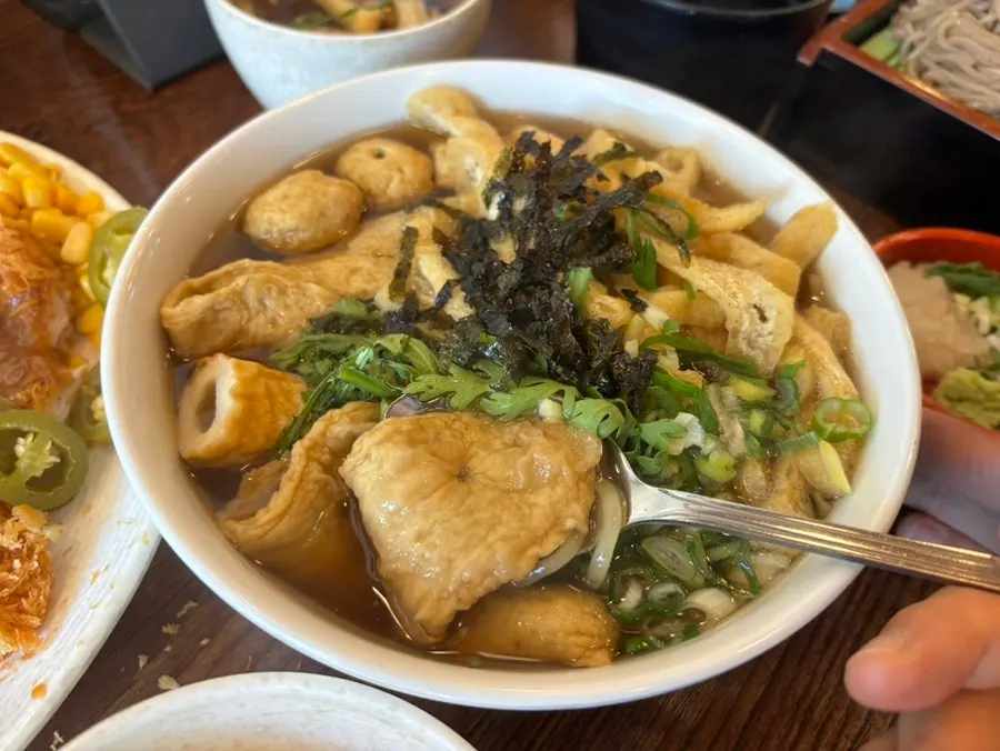 모밀소바 면과 육수