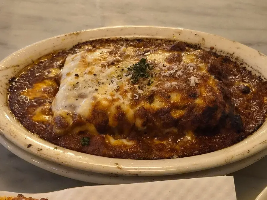 피자·파스타·라자냐를 차린 테이블
