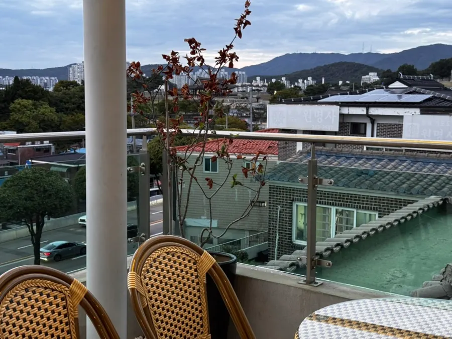 カフェインフォーカス3階のテラス席