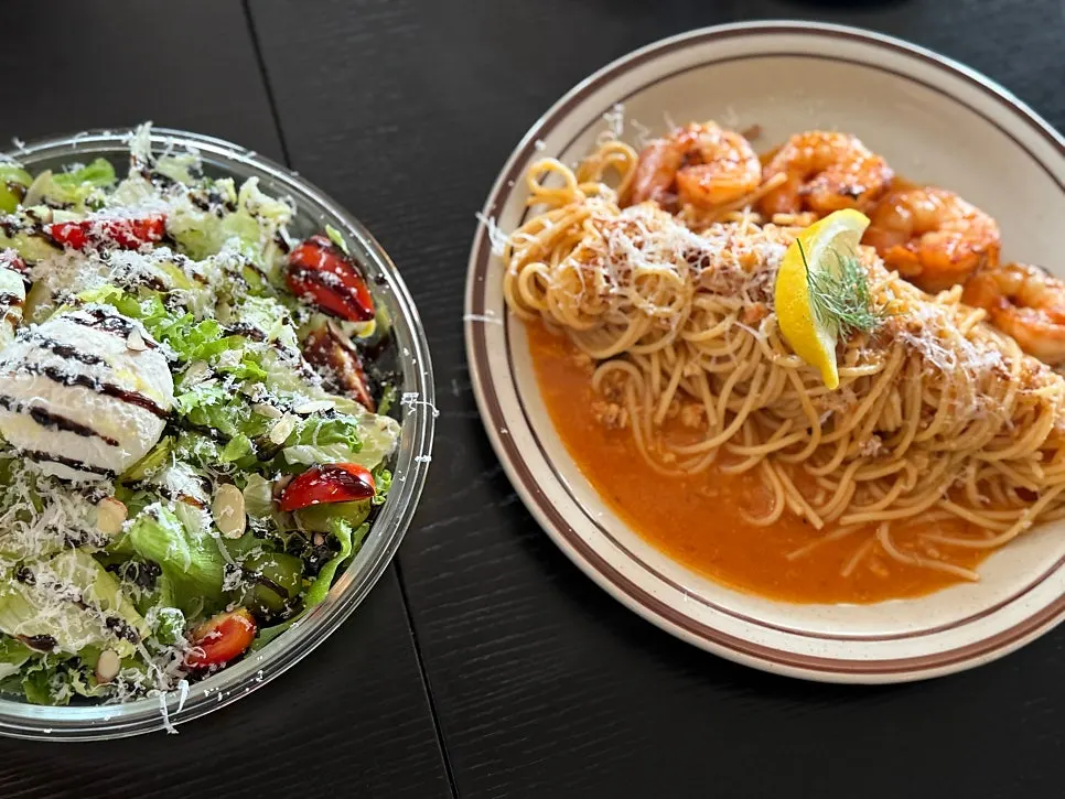 A bowl of bisque rosé pasta