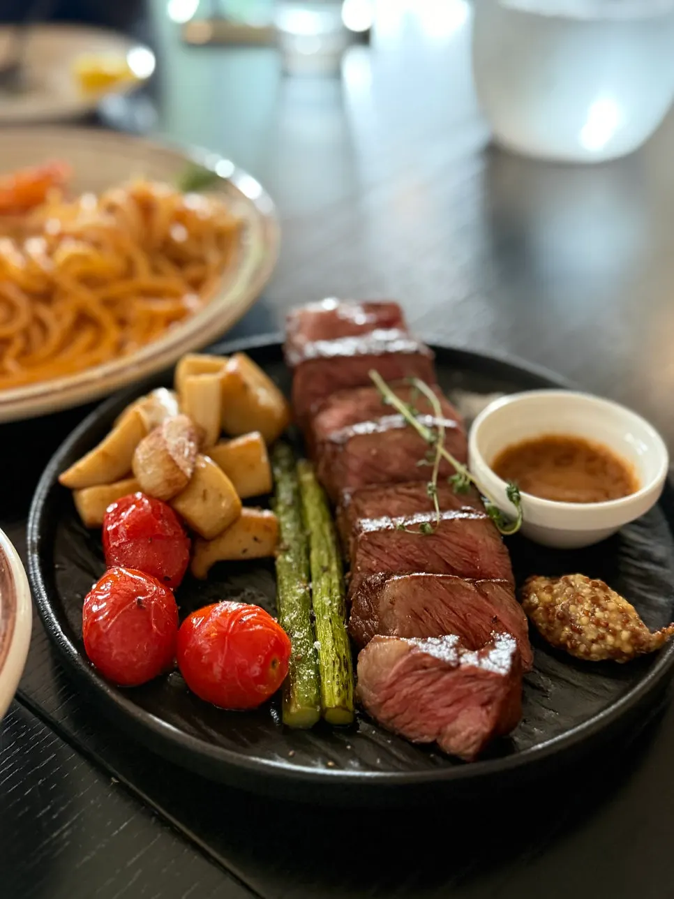 Cross-section of the medium-rare cooked chuck flap steak