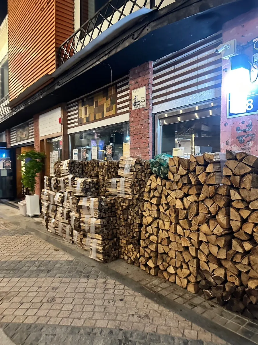Entrance of the chicken restaurant near Haenggung-dong's main square