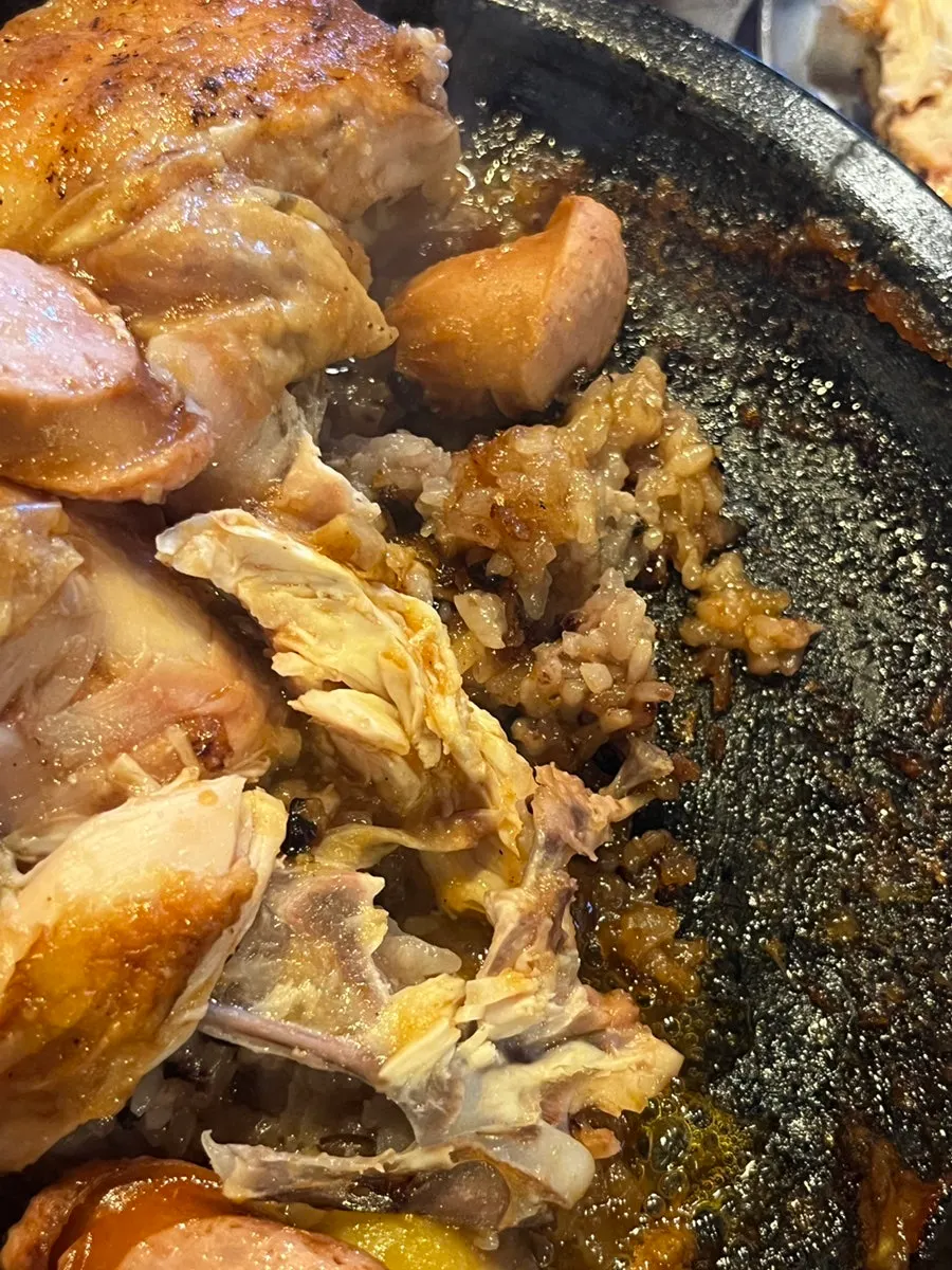 Scorched, nurungji-like rice on the hot plate