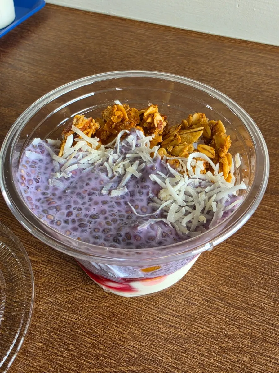 카다멈 그래놀라 그릭요거트볼