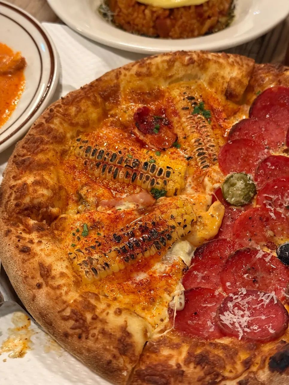 White truffle cream base corn pizza
