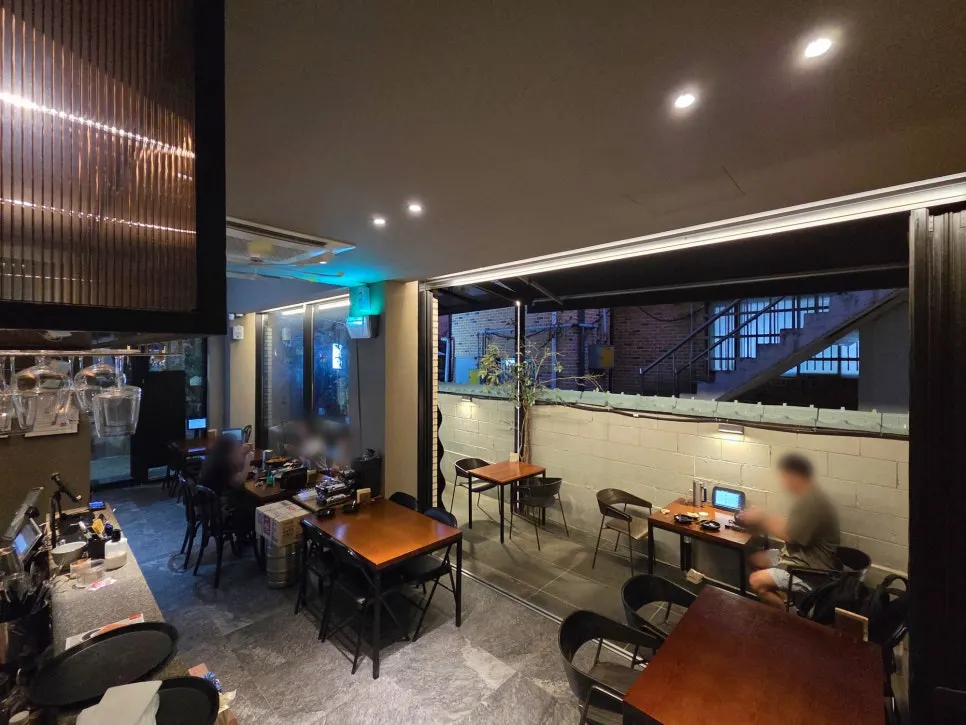 Ryu-eun interior with a modern vintage feel