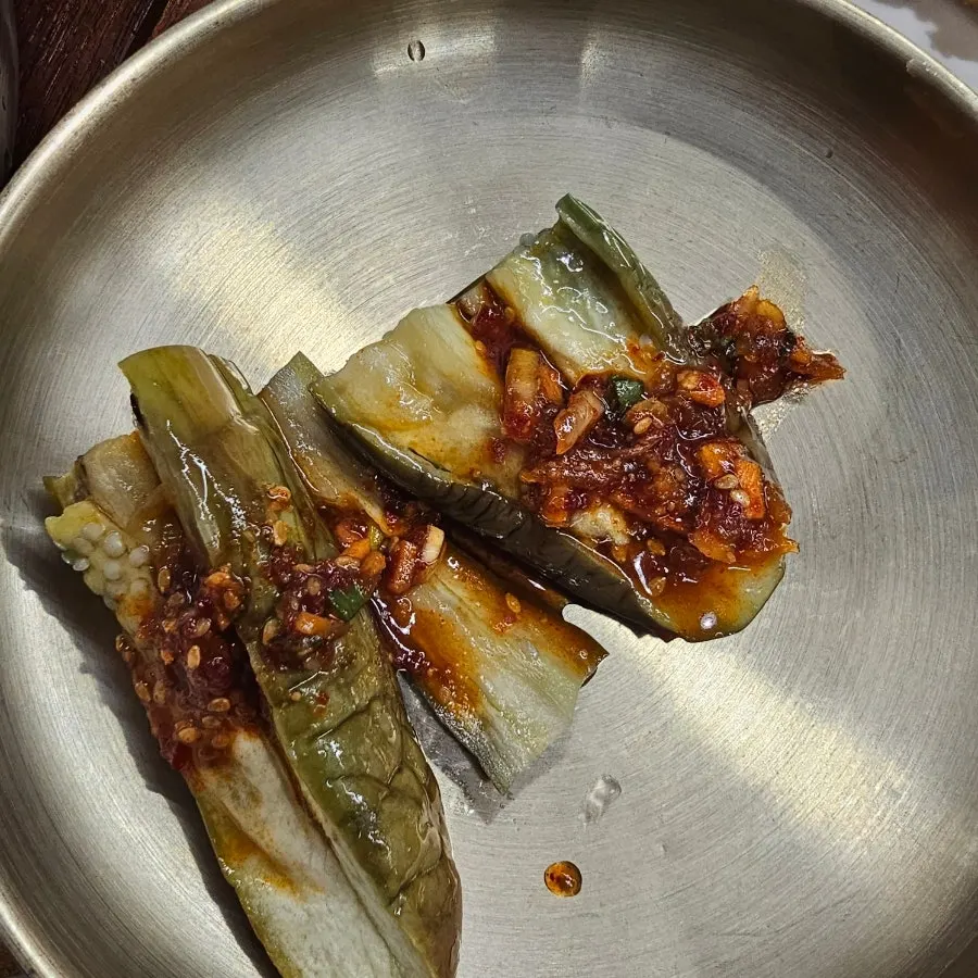 Side-dish spread at Guil Baeksuk