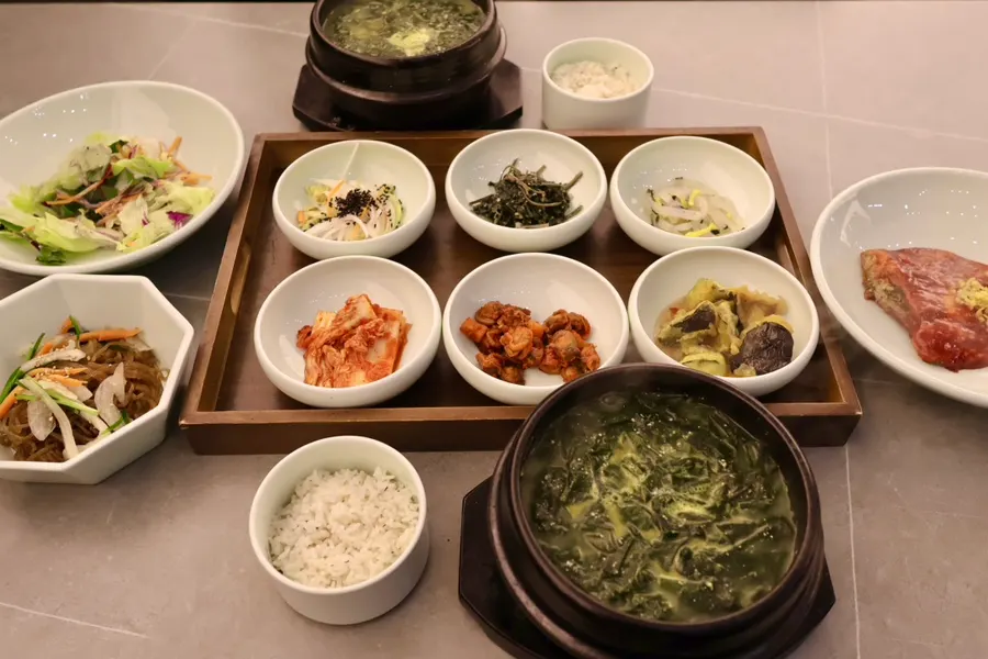 소고기 미역국 한 상 메뉴 안내