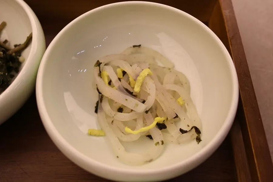 새콤하게 익은 신김치