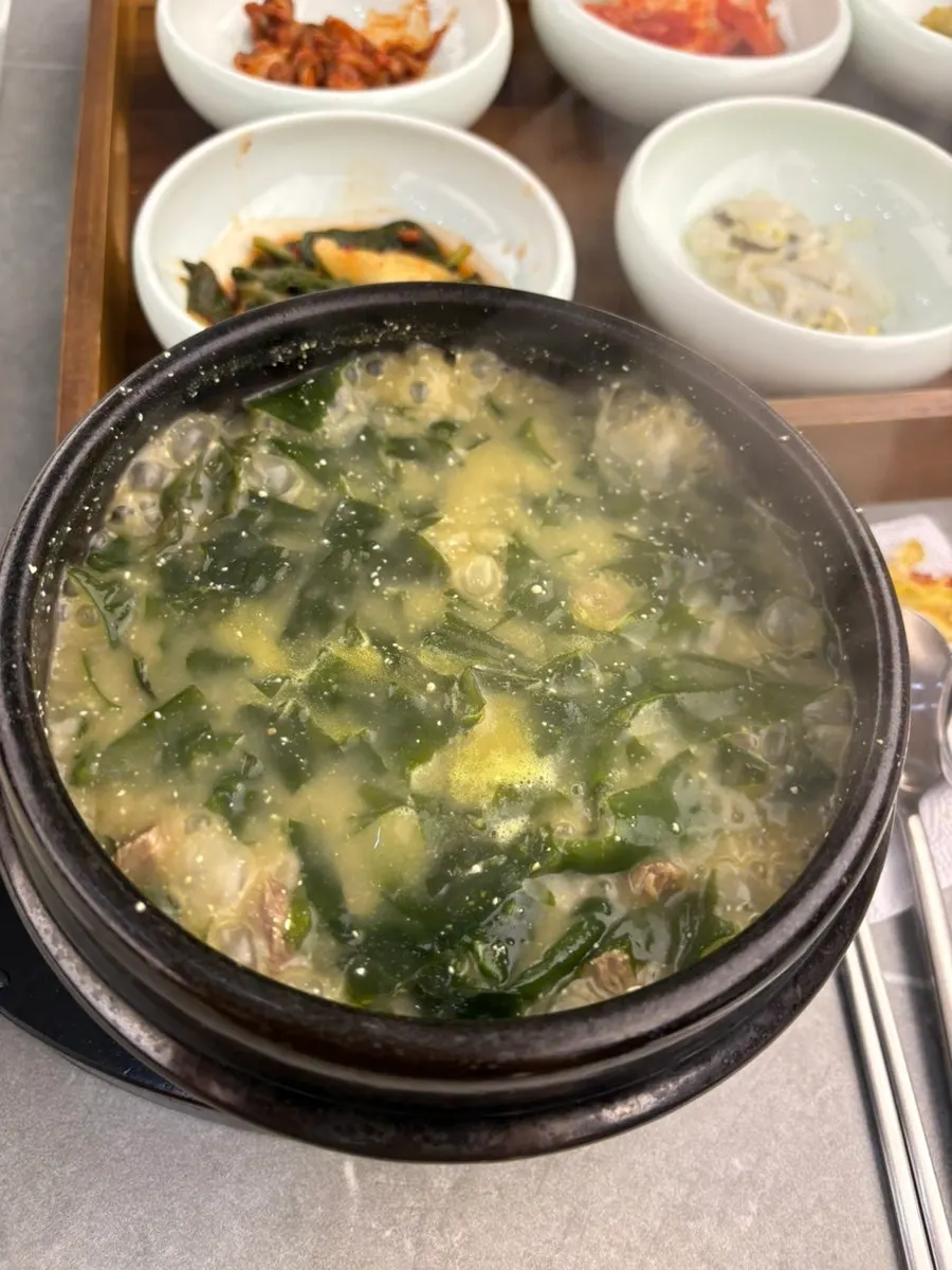 Boiling-hot seaweed soup served in a stone pot