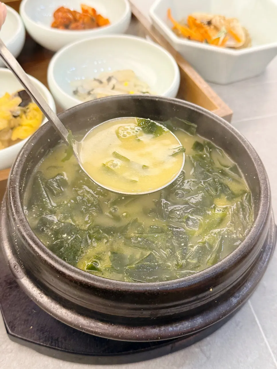 미역이 한가득 들어간 소고기 미역국