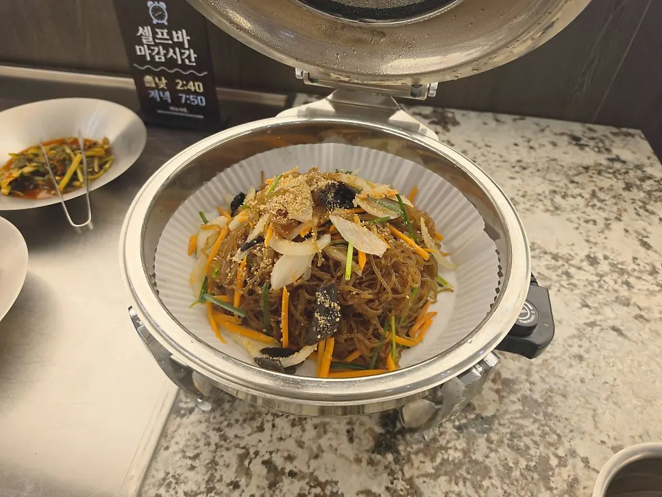 Side dish spread at Haenon Miyeok Gwacheon Direct Branch