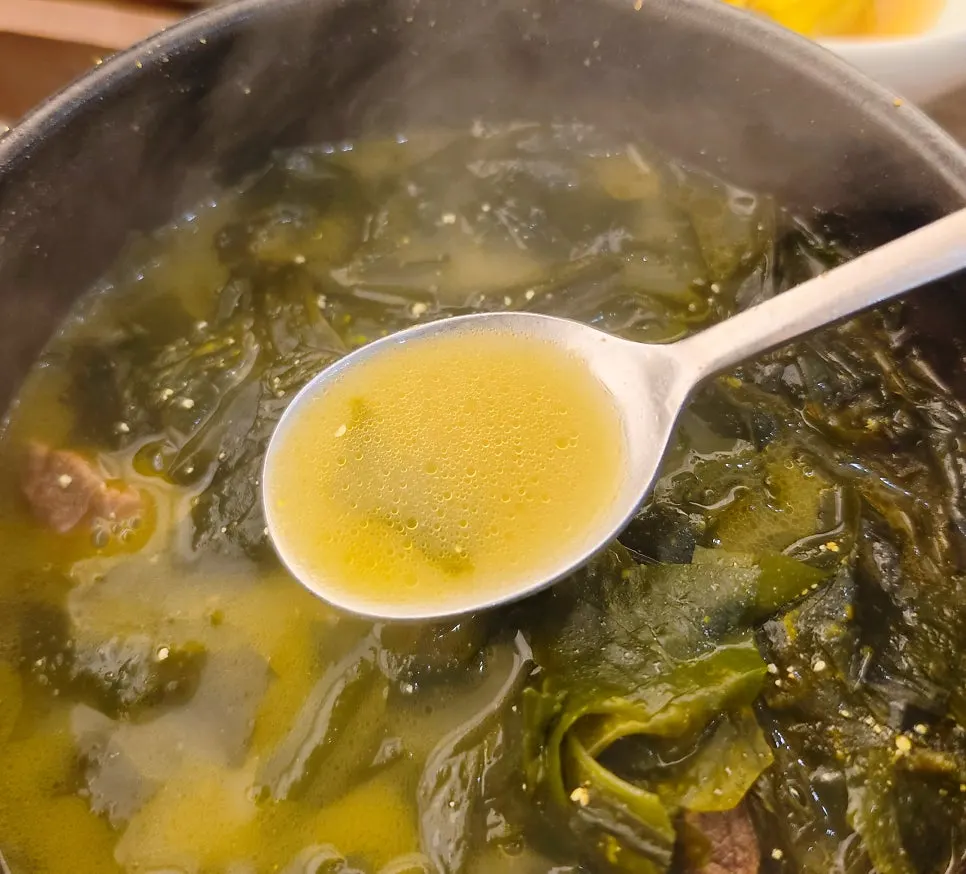 Table shared with our child during the seaweed soup meal