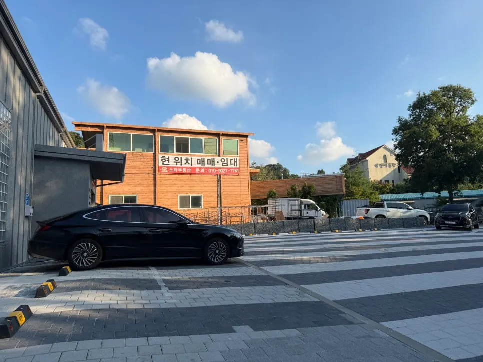 Parking lot in front of Haenon Miyeok Gwacheon Direct Branch