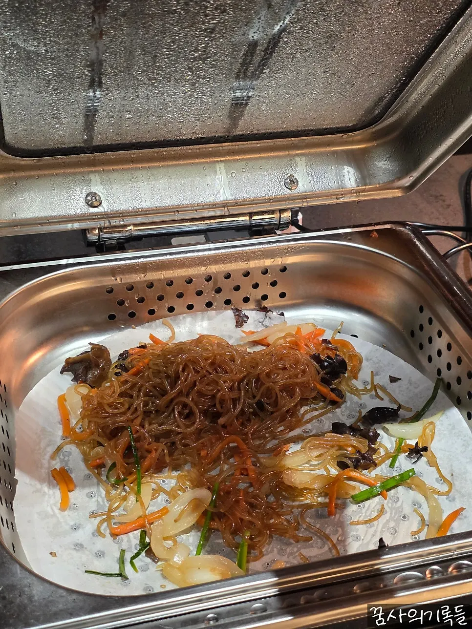 셀프바 버섯탕수와 잡채