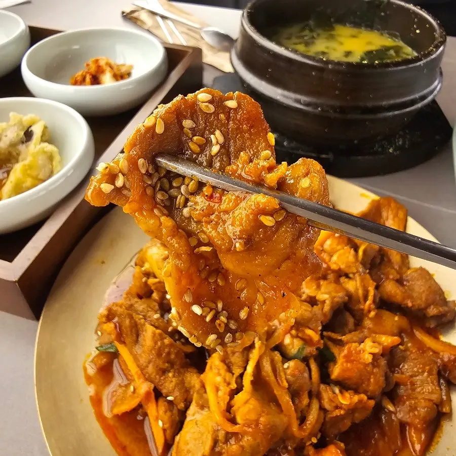 Thickly sliced pork stir-fry meat