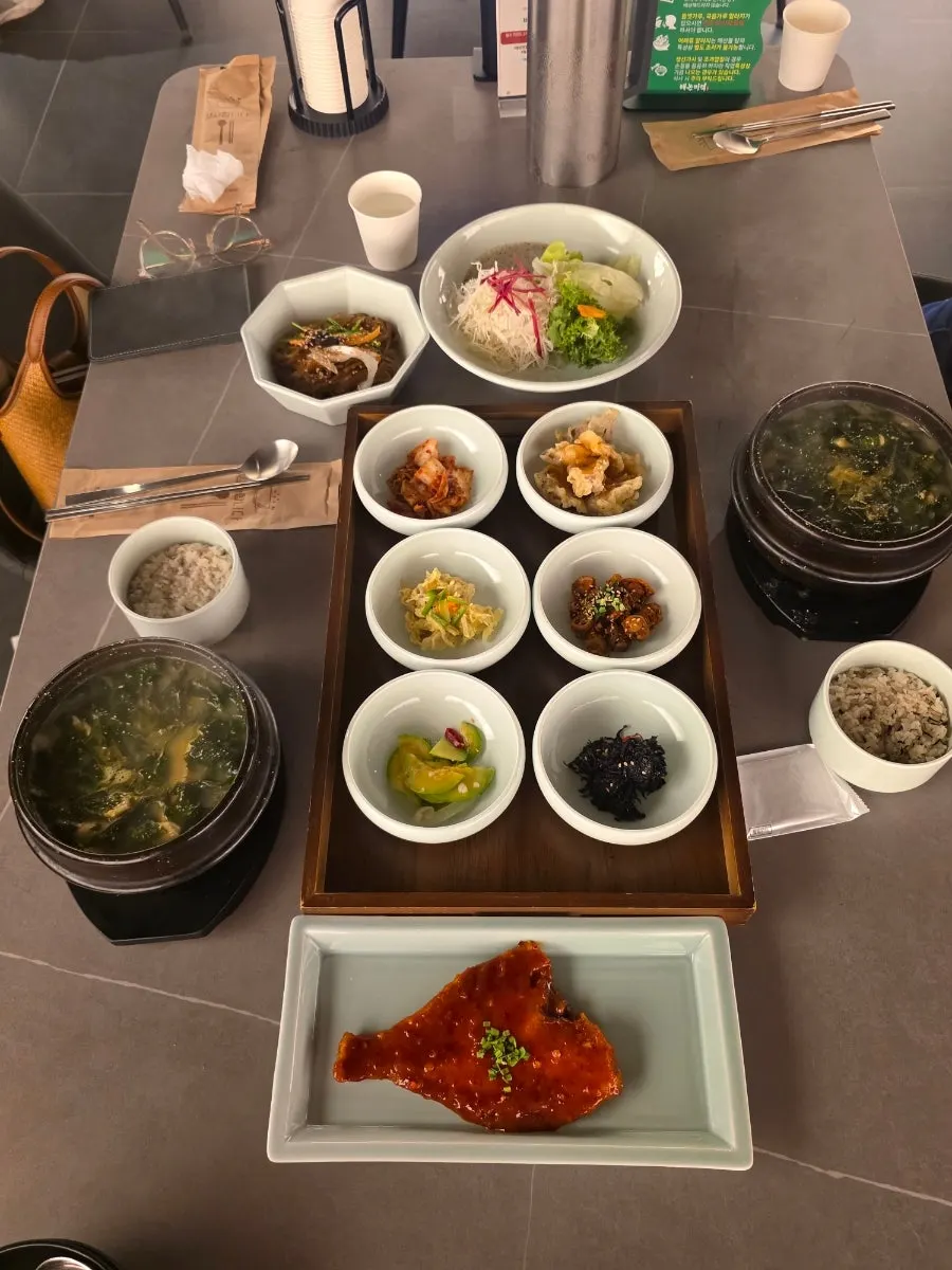 Flounder seaweed soup set meal table setting at Haenon Miyeok Ilsan Direct Branch