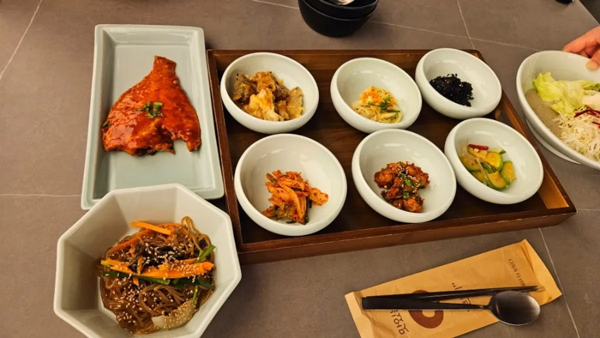 Seaweed soup set meal table spread at Haenon Miyeok Ilsan Direct Branch