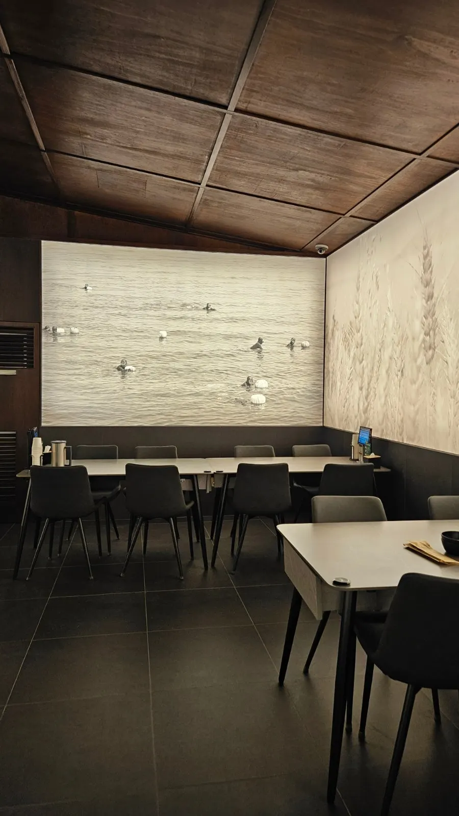 Spacious dining hall and table layout at Haenon Miyeok Ilsan Direct Branch