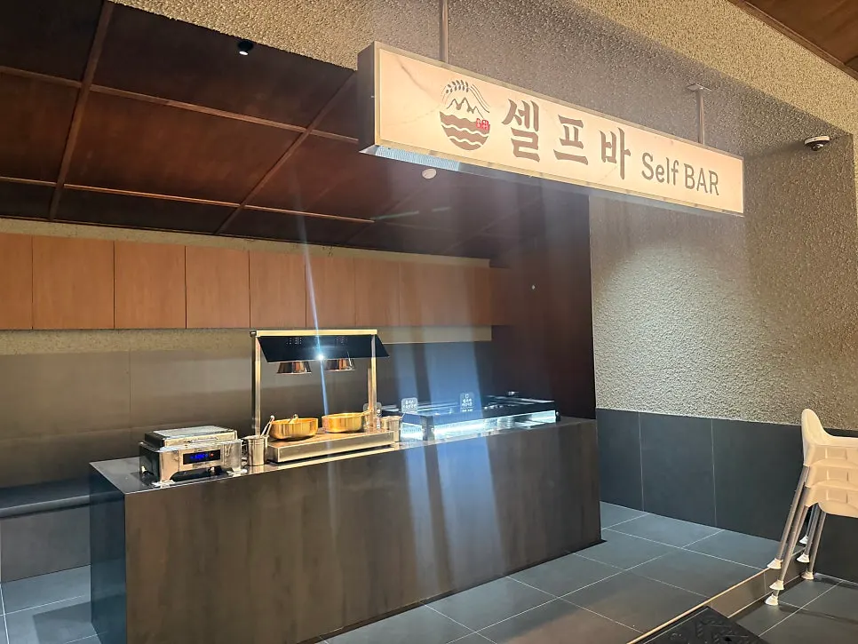 Spacious table seating at Haenon Miyeok