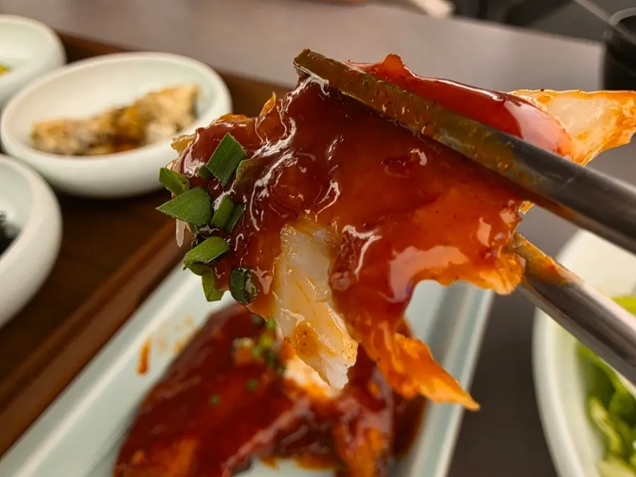 ヘノンミヨックのワカメスープ定食と一緒に食べた別味反찬