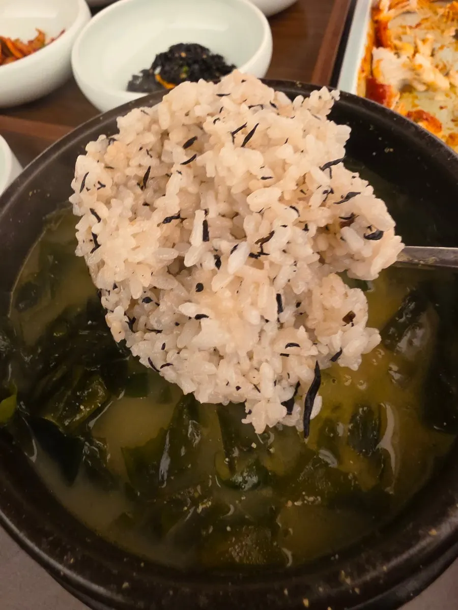 ヘノンミヨック定食に出た海藻入りご飯