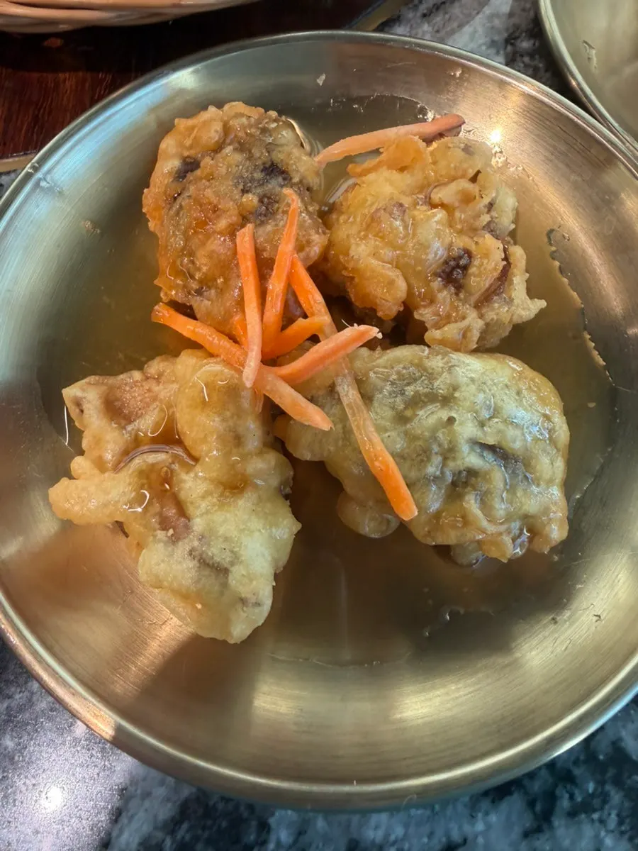 Crispy mushroom sweet-and-sour side dish