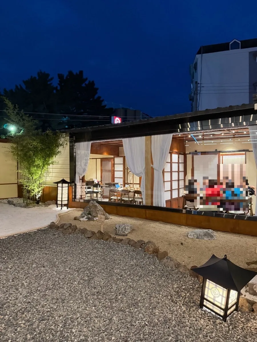 Landscaped annex building at Haenyeo Sotbap Gyeongsan