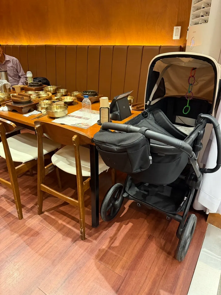 Table seat switched to make room for a stroller