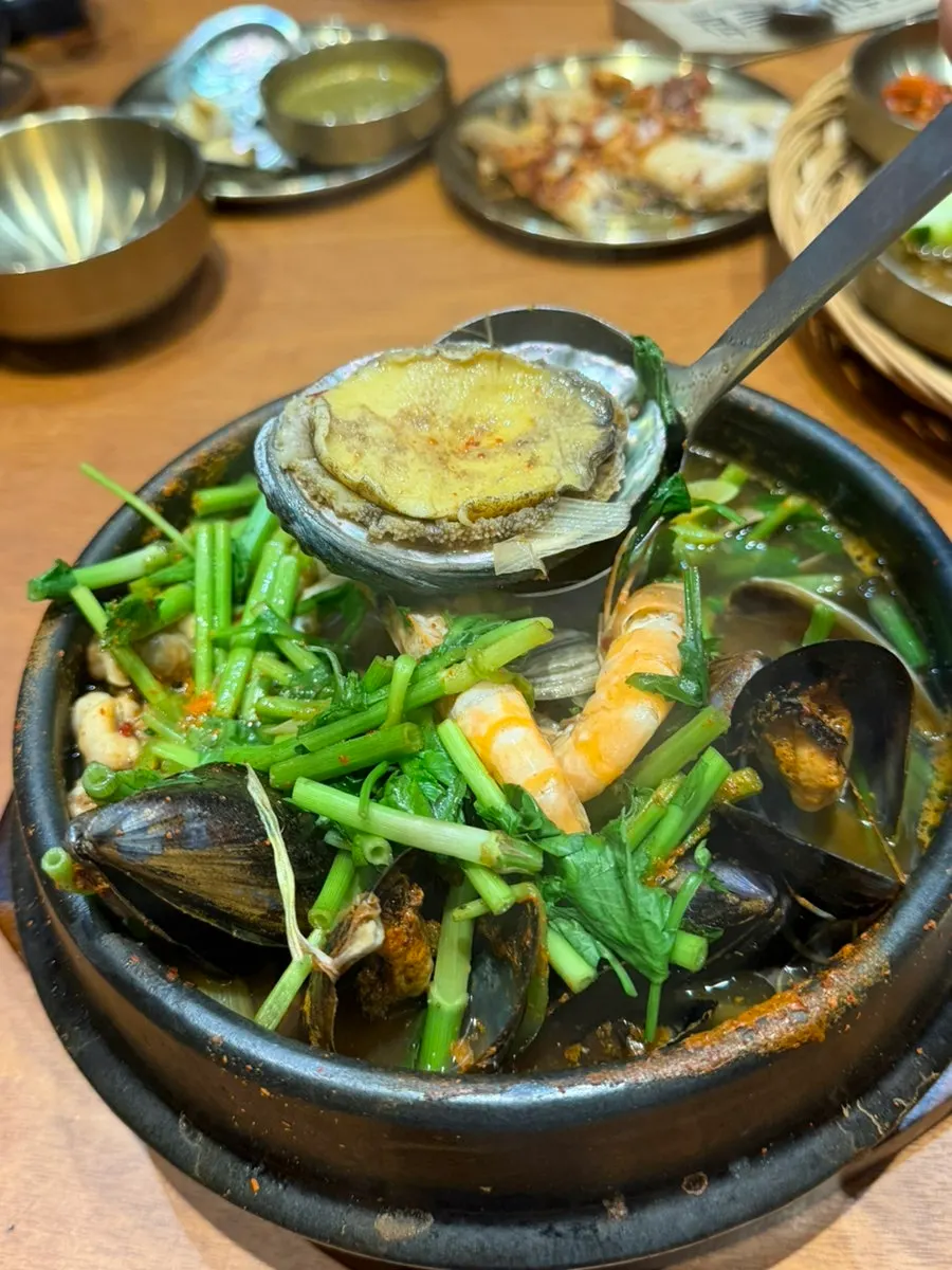 Seafood stew filled with mussels, shrimp and clams