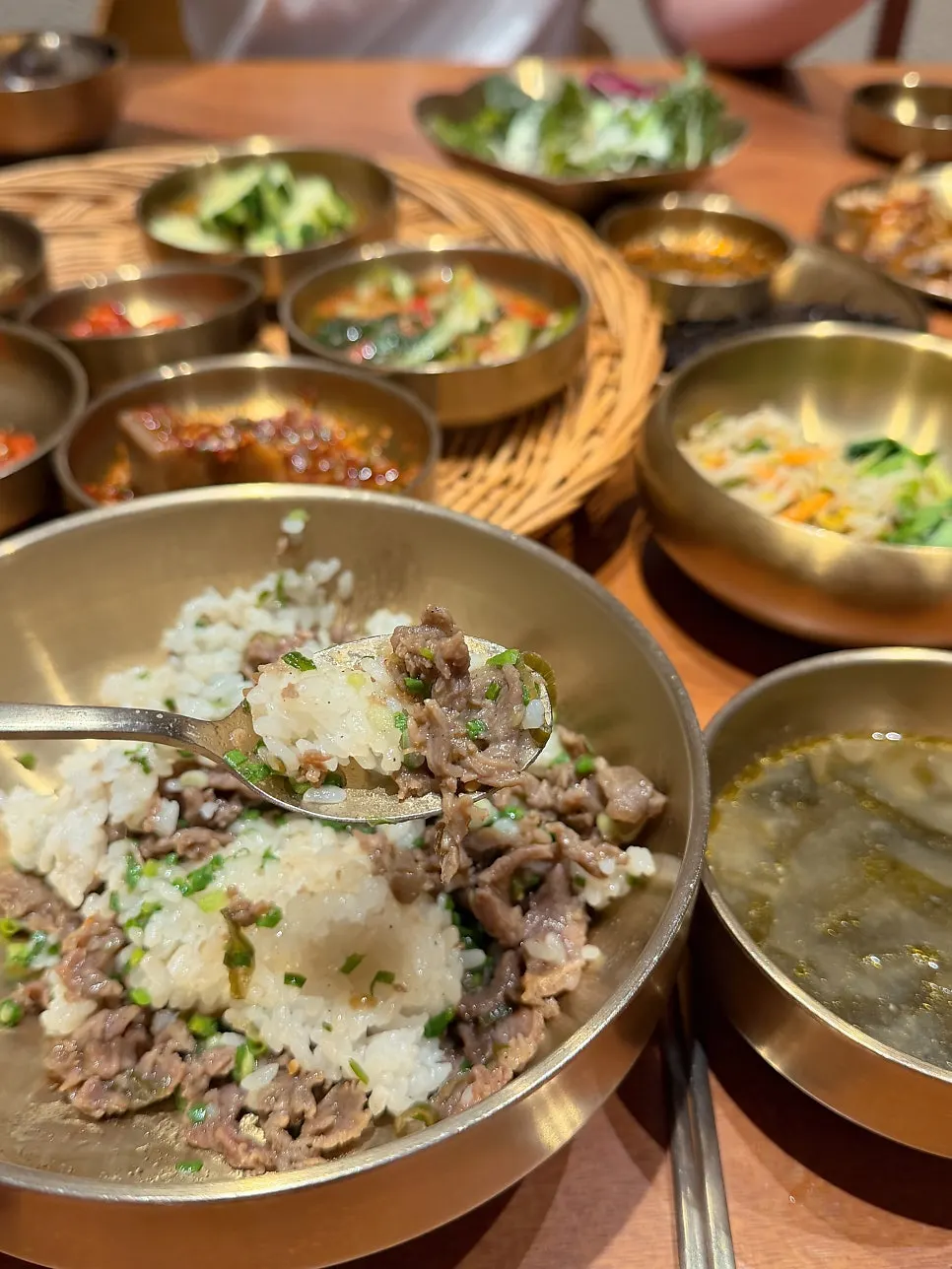 Close-up of Unyang-style bulgogi sotbap