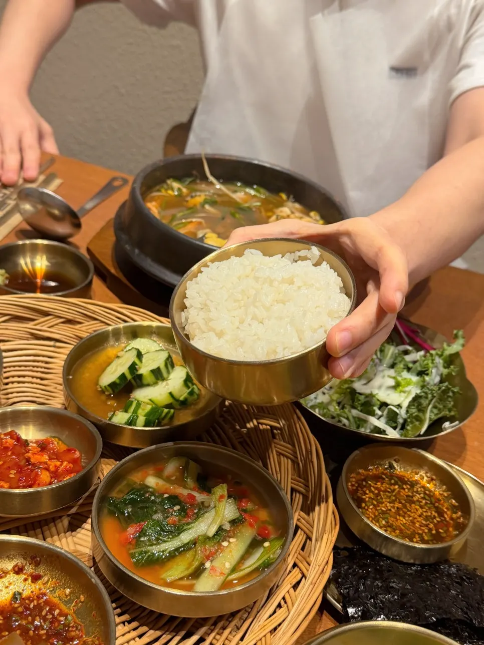 Bowl of rice scooped from the sotbap pot