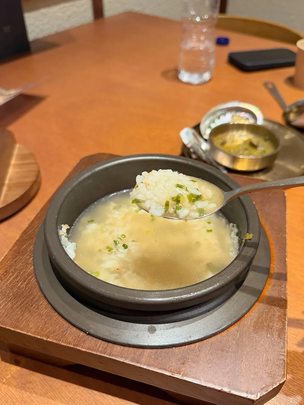 Sungnyung made by pouring water over the leftover nurungji in the pot