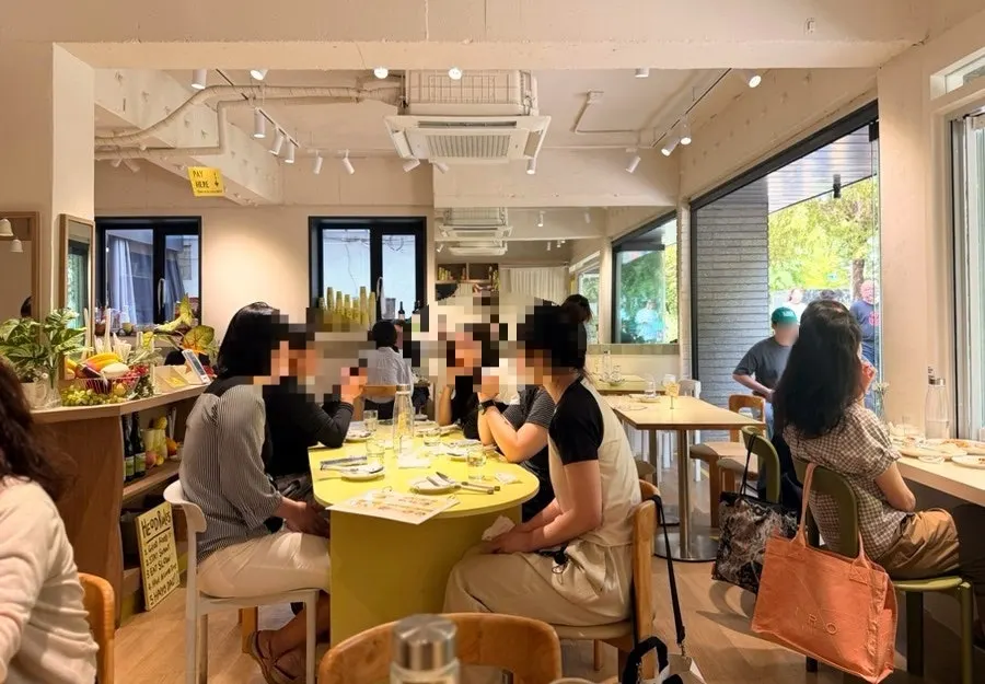 해옫 마포 매장 입구 주변 모습