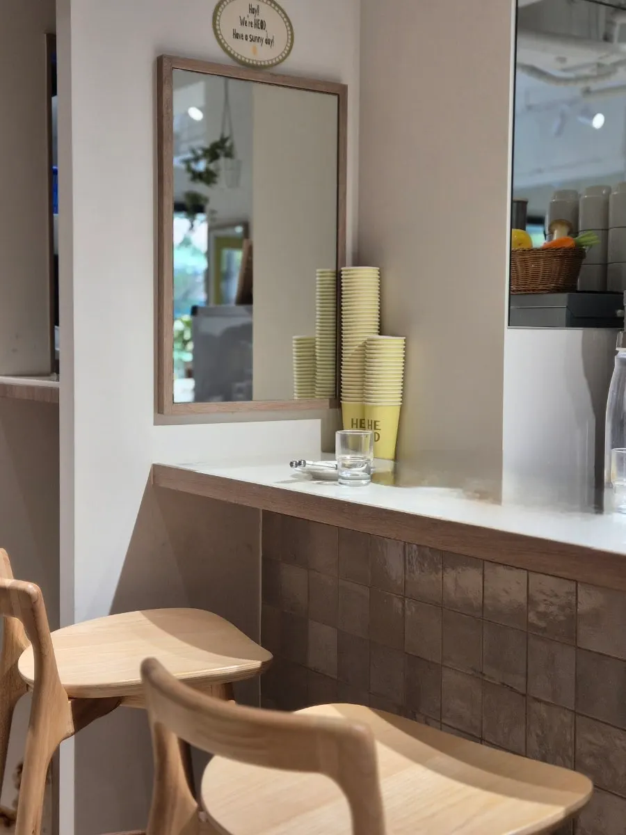 HEOD Gongdeok's bar table seating
