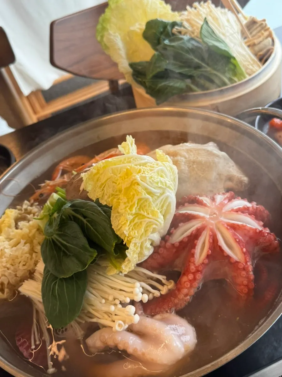 Haepum haesintang served in a pot