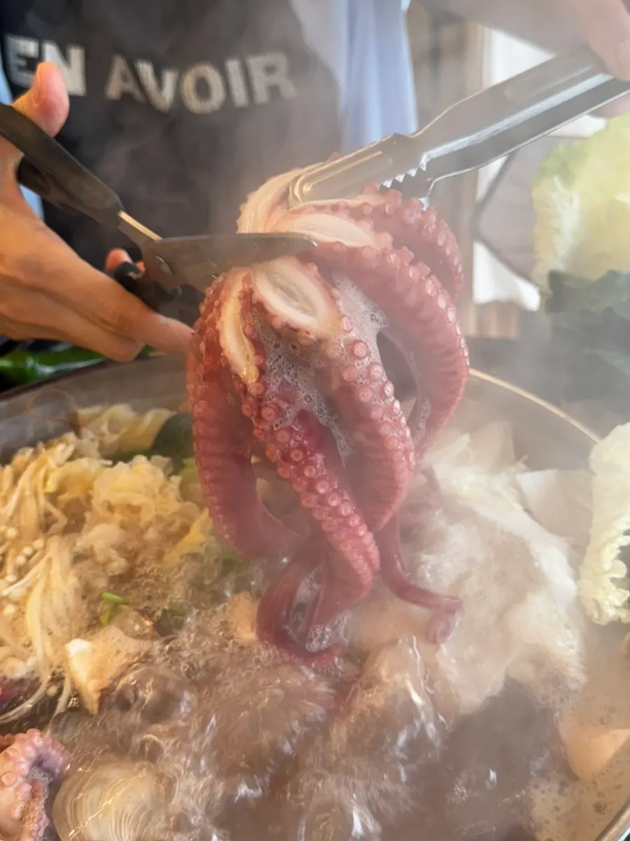 Giant octopus, octopus, and shrimp in the haesintang