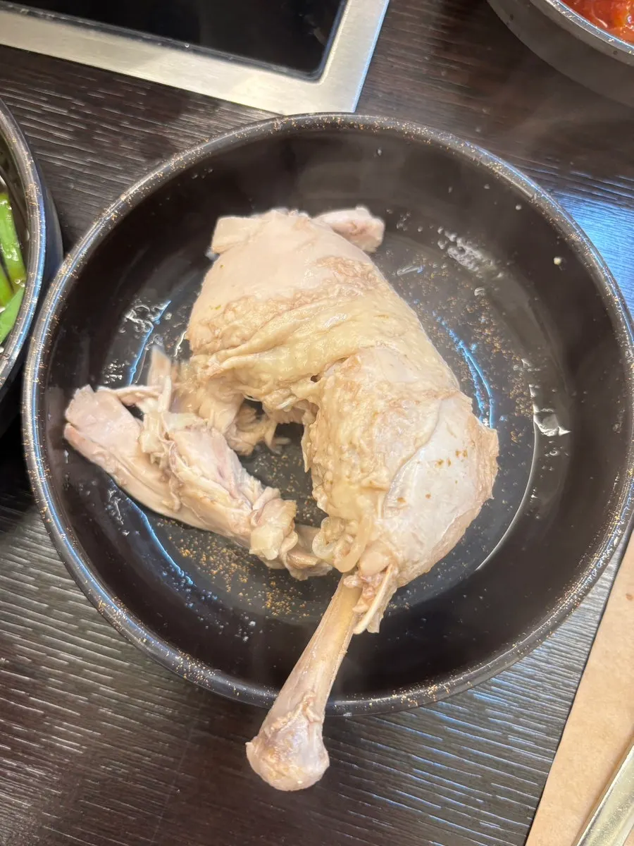 국물에 찰밥을 넣어 끓인 마무리 식사