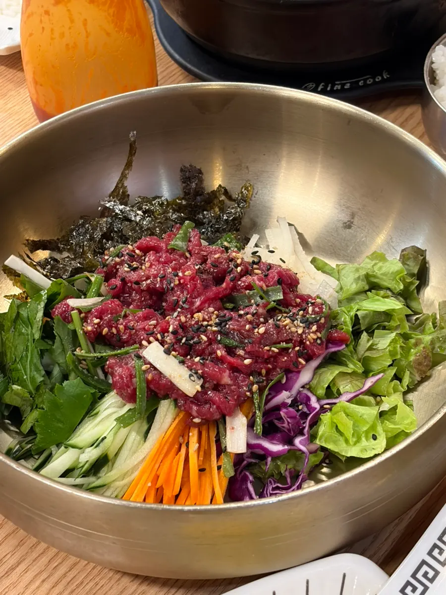 Hanwoo sushi made by topping vinegared rice with raw beef