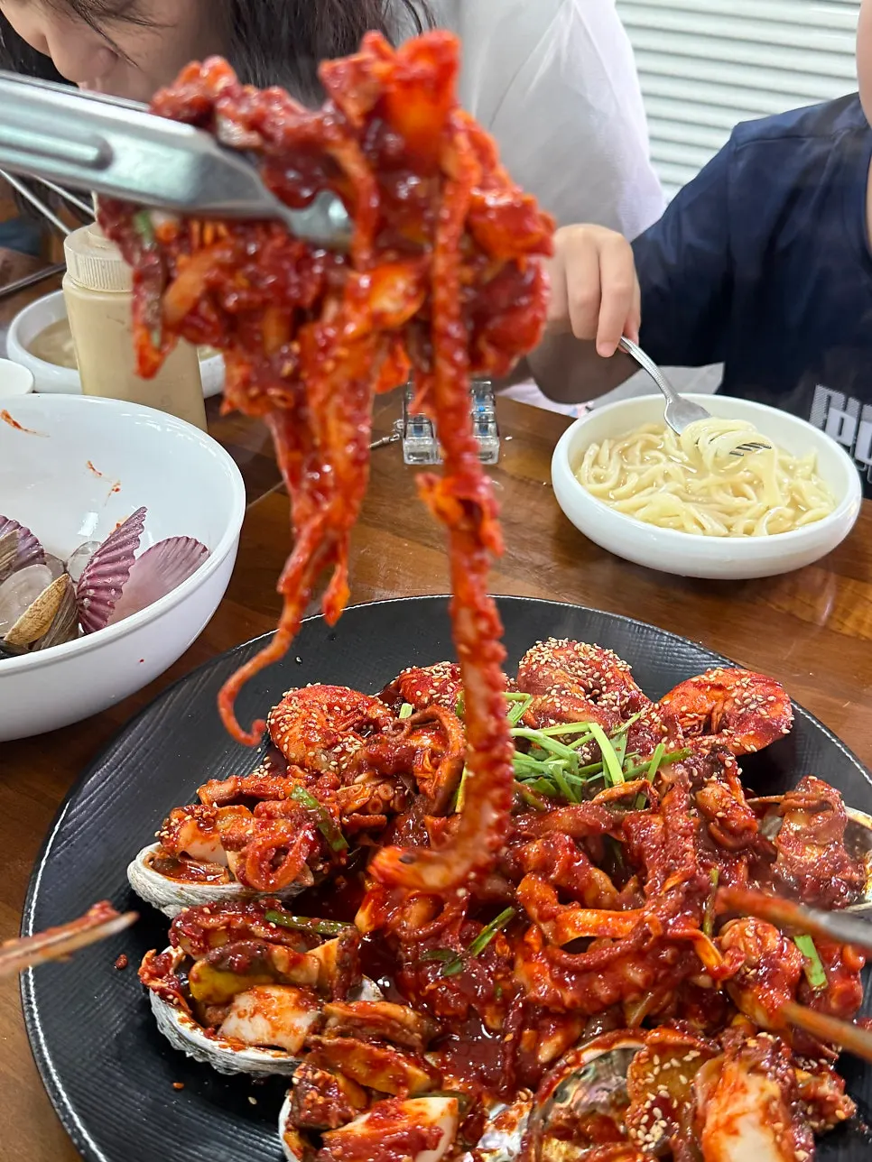 덜어 먹는 전복낙지볶음 한 접시