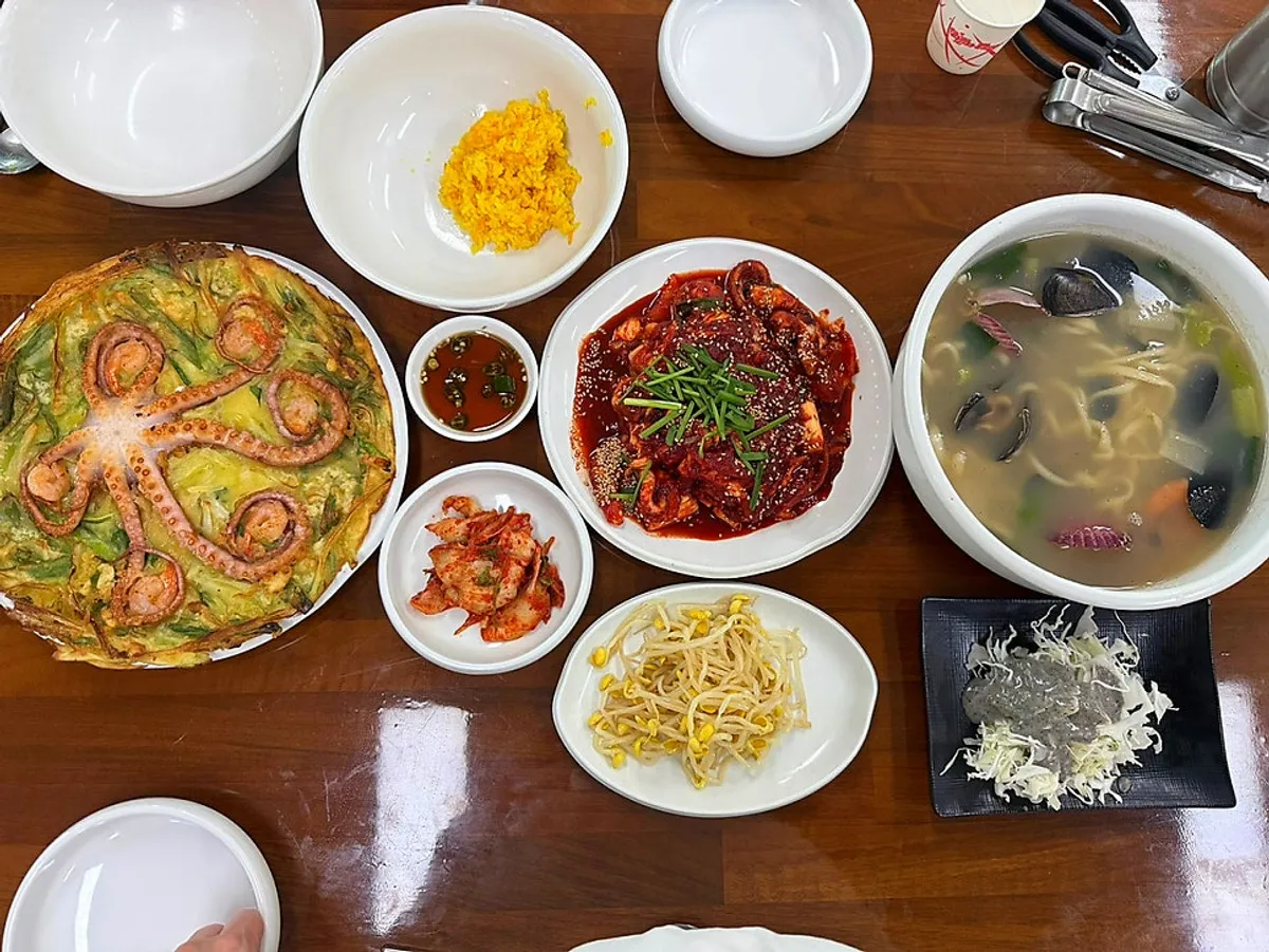해상궁 한상 2인 낙지볶음 파전 해물칼국수 한상차림